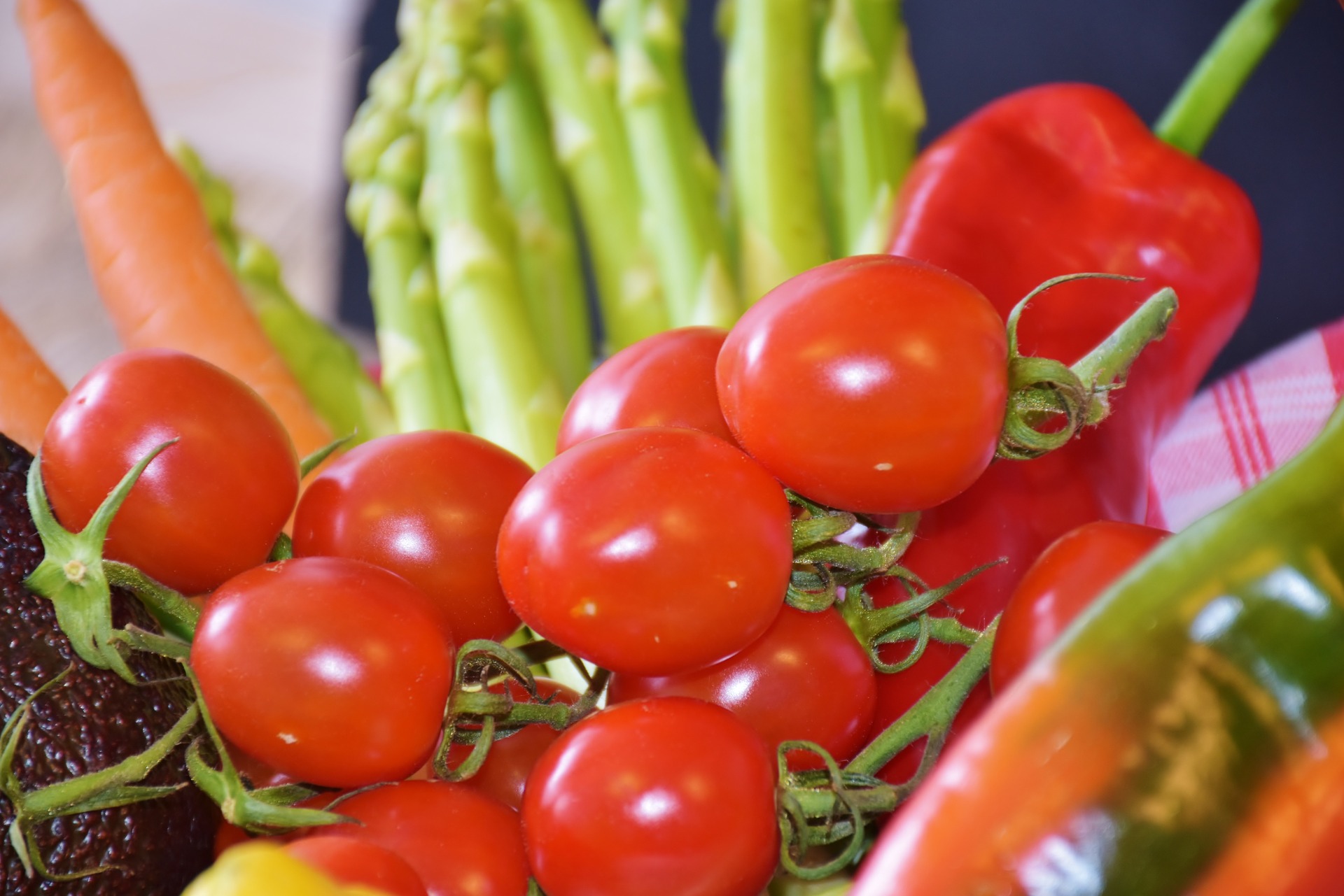tomatoes 1403075 1920