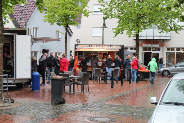 Erster After-Work-Markt auf dem Holzplatz in Gemen
